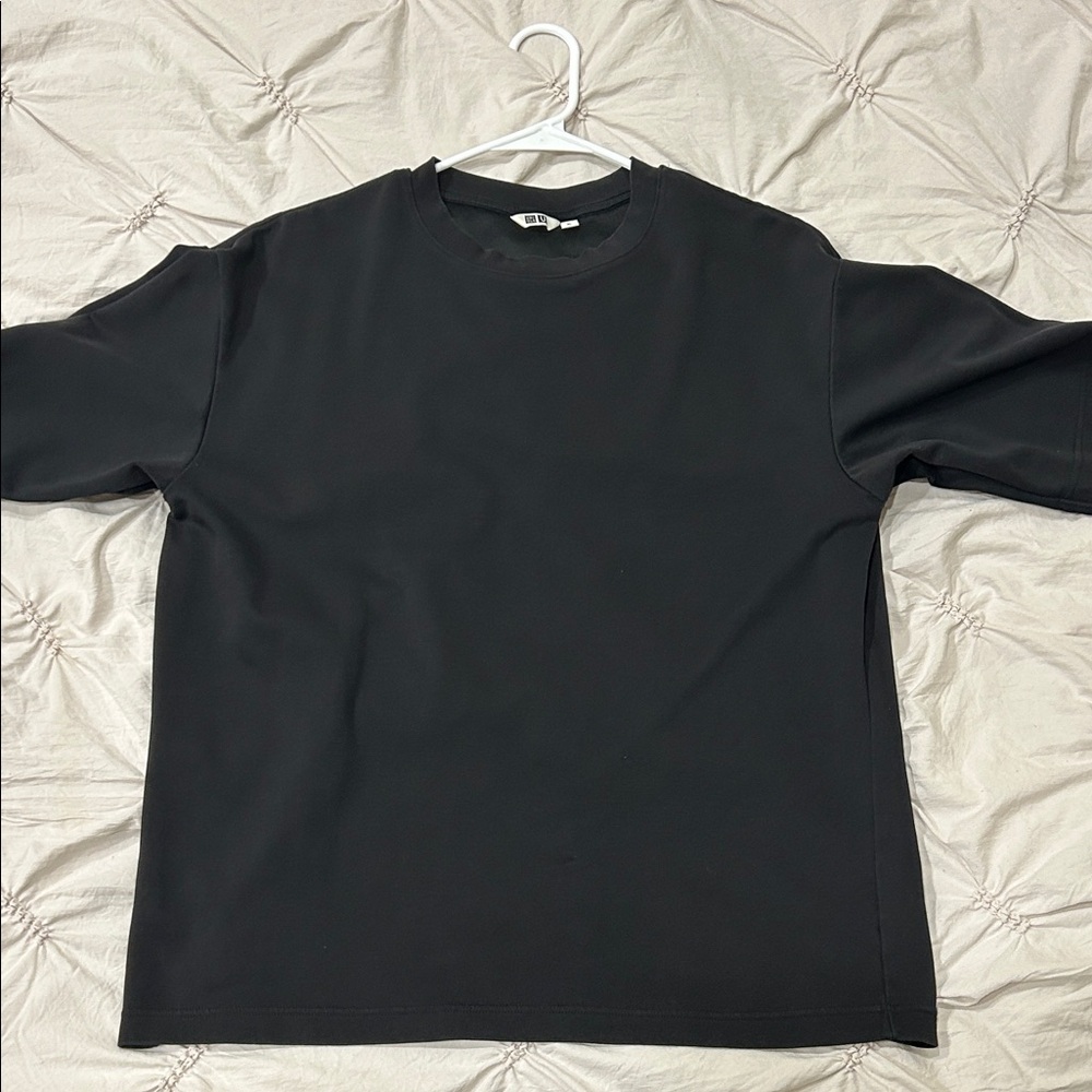 Uniqlo Airsim Men's Black Short Sleeve Tee